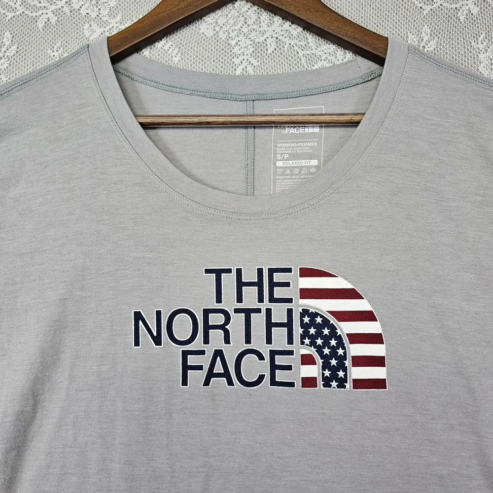The North Face Gray American‎ Flag Logo Relaxed Fit T Shirt Women's S Patriotic - Picture 3 of 6